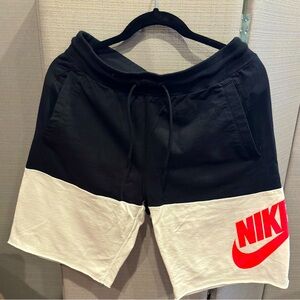 Nike short